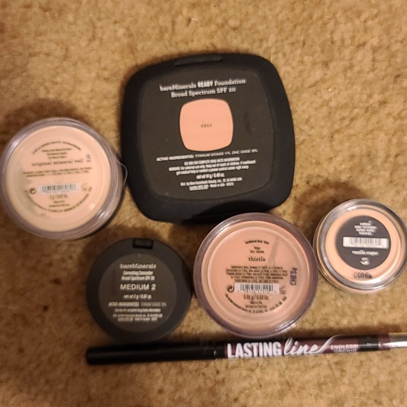 Makeup - Picture 3 of 3